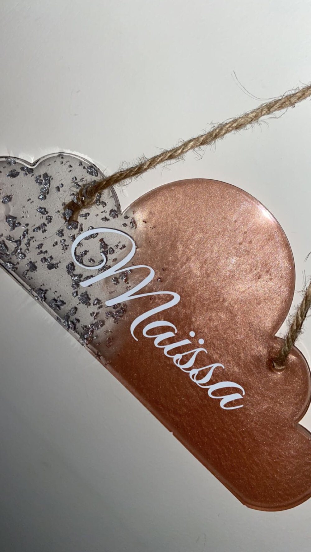 Pancarte murale personnalisée prénom Naïssa rose cuivre, exemple de création réalisable avec le Pack Débutante Saandati